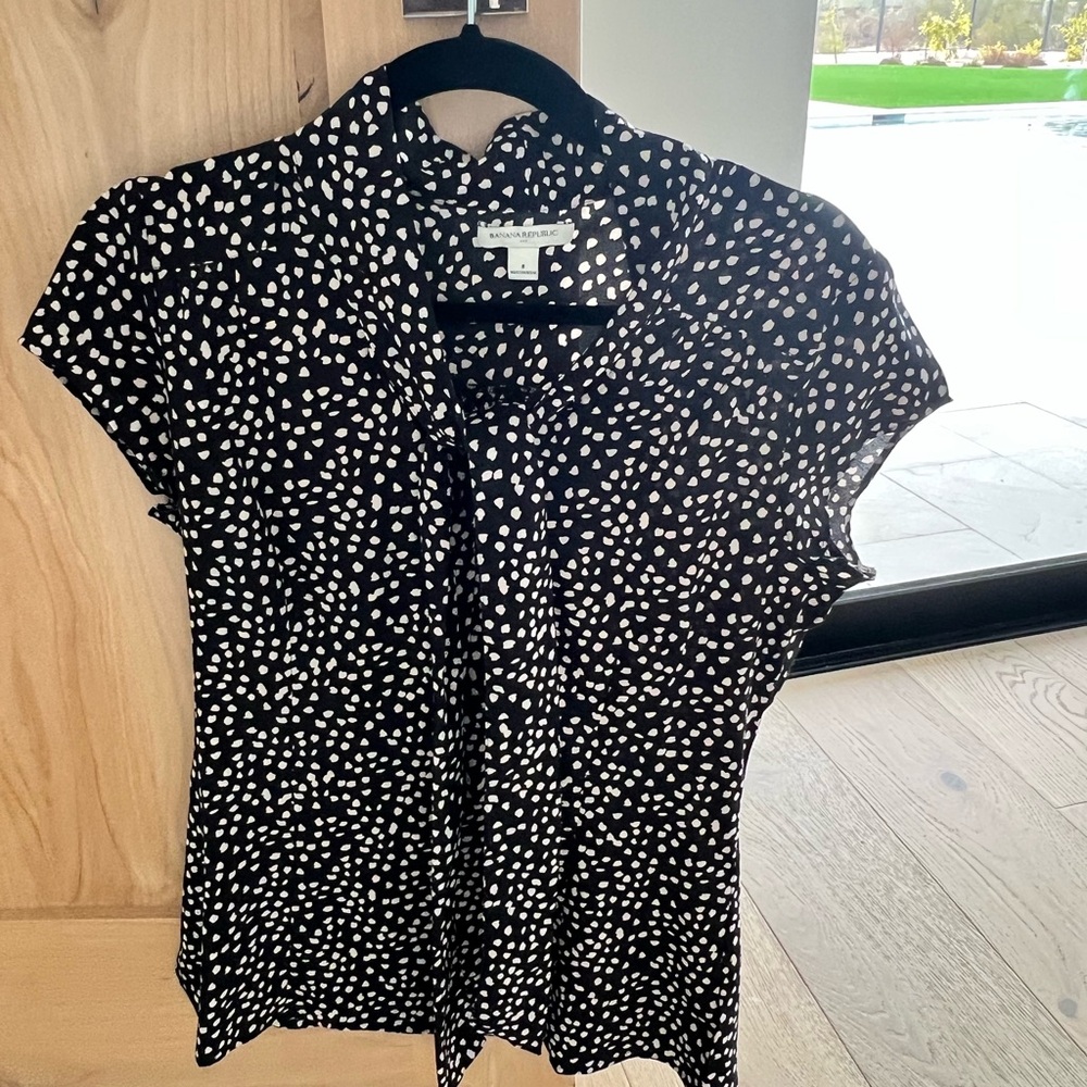 Banana republic Polk a dot blouse. Size 8.